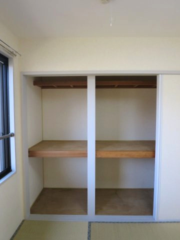 ベルテ伊藤D棟の収納|たっぷり収納できる押入