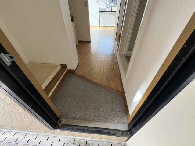 ロージェ西灘の玄関