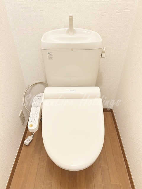 藤沢市鵠沼松が岡２丁目のアパートのトイレ