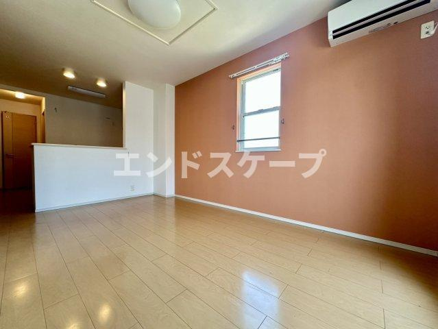 カーサ・ブローテⅢの居間・リビング|高崎、前橋のお部屋探しはエンドスケープまで！お客様の理想お聞かせ下さい♪