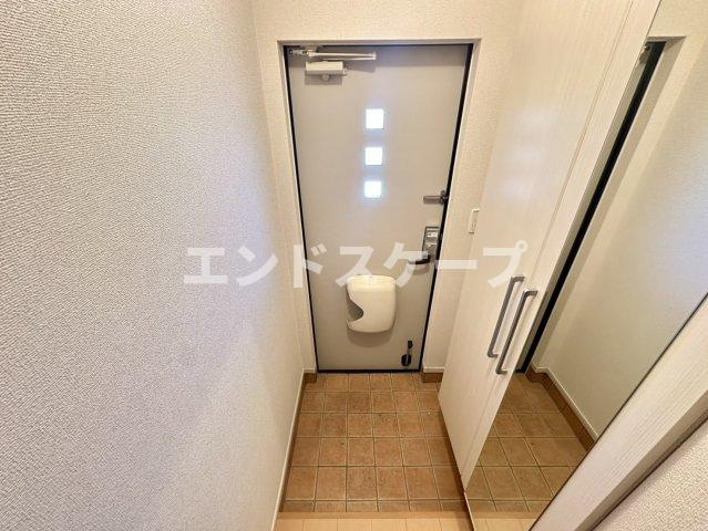 カーサ・ブローテⅢの玄関|高崎、前橋のお部屋探しはエンドスケープまで！お客様の理想お聞かせ下さい♪