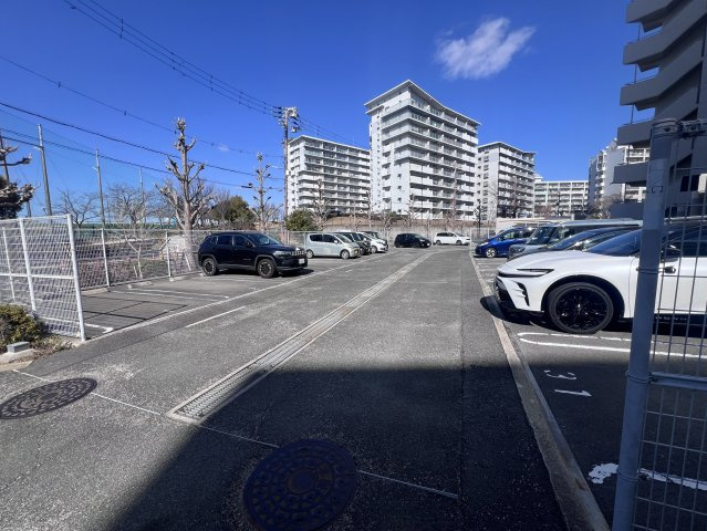 都島リバーシティ22号棟の駐車場