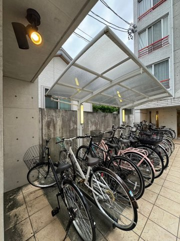 リアライズ名城公園　名古屋市賃貸　仲介手数料無料の駐車場