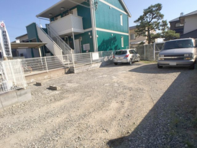 グランドパインの駐車場