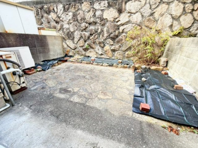 【庭】 | 灘区薬師通４丁目　中古戸建 | 北庭付き