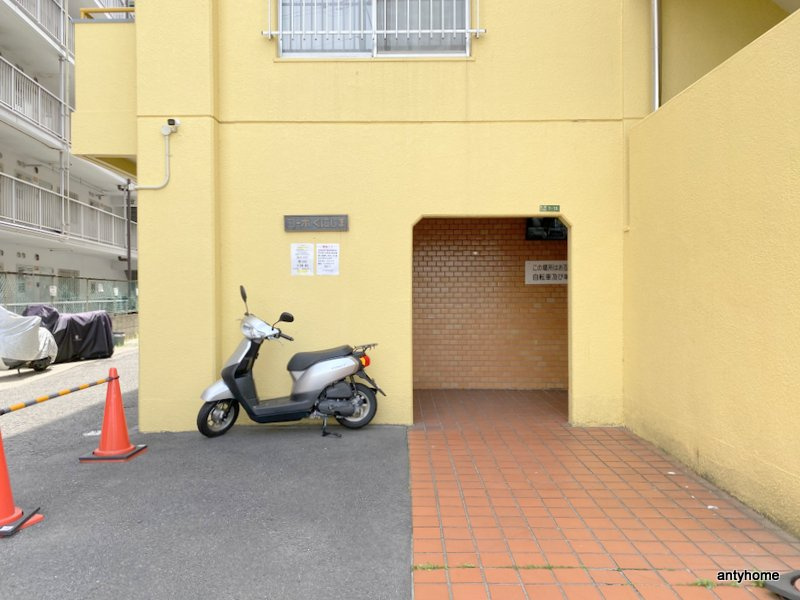 コーポくにじま　仲介手数料無料のエントランス