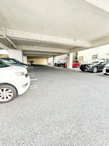 カドルの駐車場|駐車スペースもあります☆