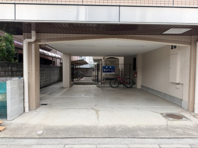 ラ・セレスの駐車場