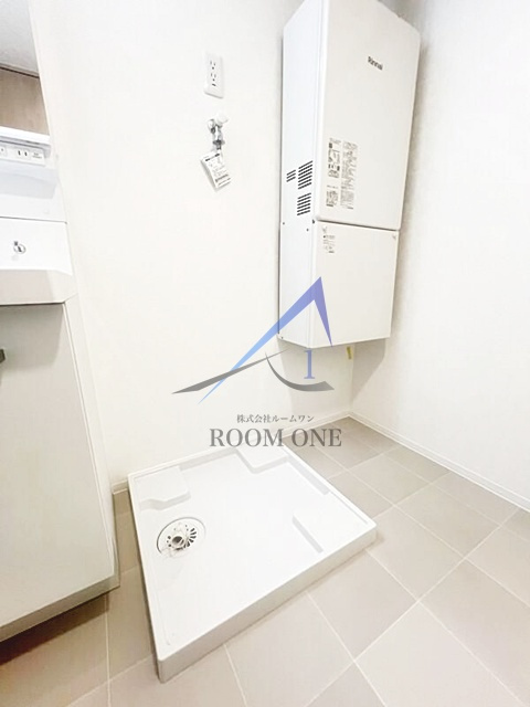 新宿WEST PLACEの設備|洗濯機置き場です。