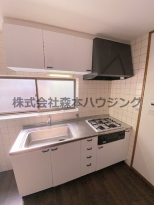 【キッチン】 | 　寝屋川市萱島信和町10戸建貸家 | お料理しやすいキッチンです