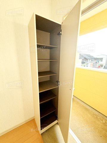 リブレア御井町の玄関|シューズボックス付きの玄関です☆