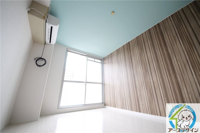 プチメゾン西明石の洋室