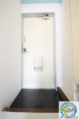 プチメゾン西明石の玄関