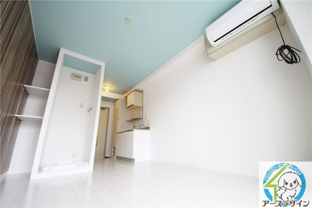 プチメゾン西明石の居間・リビング