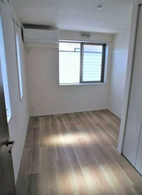 パインホーム　ユアメゾン　ネット無料　築浅　メゾネットの居間・リビング