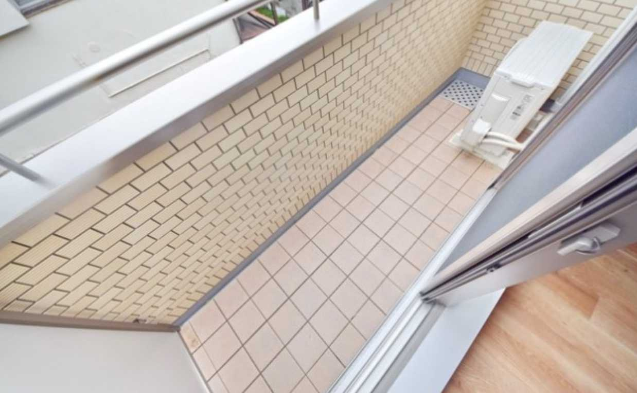 パインホーム　ユアメゾン　ネット無料　築浅　メゾネットのバルコニー