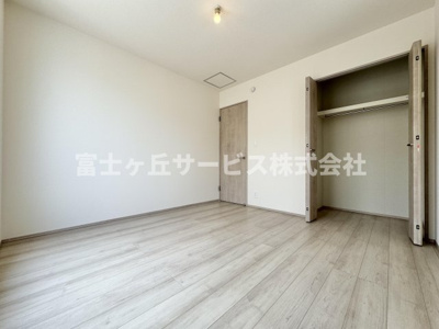 【洋室】 | 藤枝市天王町1丁目 新築一戸建て A号棟 | バルコニーに面した洋室です