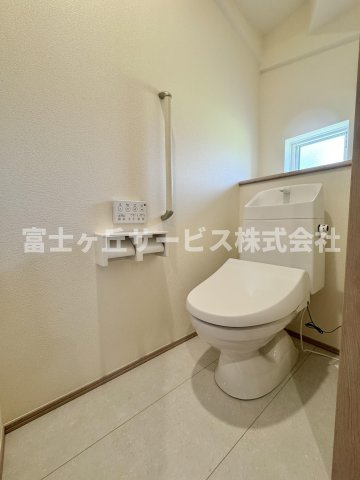 【トイレ】 | 藤枝市天王町1丁目 新築一戸建て A号棟 | 1Fトイレです
2Fにも同タイプのトイレがあります