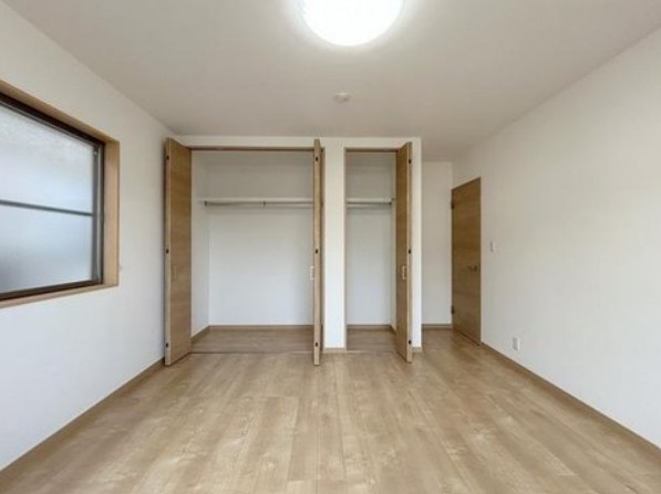【中古】坂戸市関間リフォーム中古住宅の洋室|ゆったりした洋室です