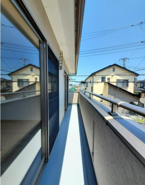 【中古】坂戸市関間リフォーム中古住宅のバルコニー|お洗濯にも便利なバルコニー付き