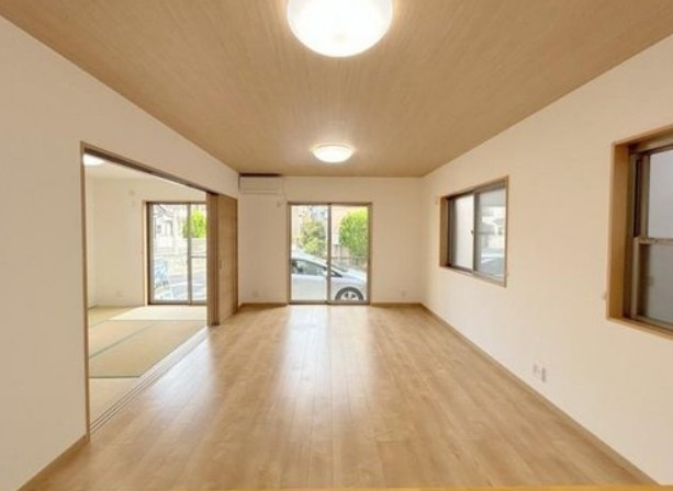 【中古】坂戸市関間リフォーム中古住宅の居間・リビング|おしゃれなリビングです