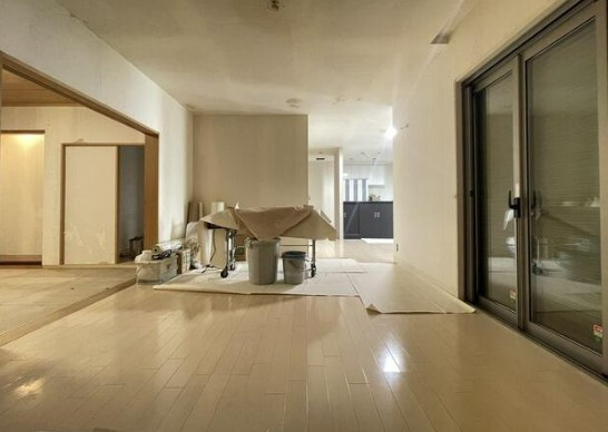 【中古】坂戸市にっさい花みず木リフォーム中古住宅の居間・リビング|リビングリフォーム済