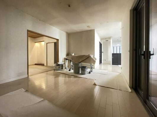 【中古】坂戸市にっさい花みず木リフォーム中古住宅の居間・リビング|リビングリフォーム済