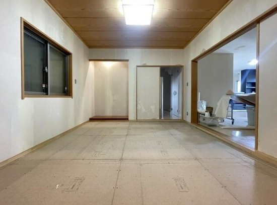 【中古】坂戸市にっさい花みず木リフォーム中古住宅の和室|1F 8帖和室です！リフォーム