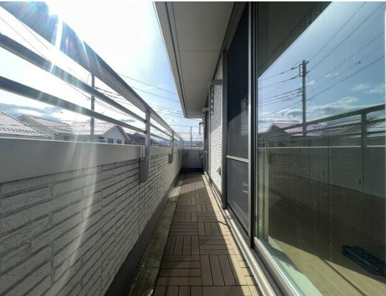 【中古】坂戸市にっさい花みず木リフォーム中古住宅のバルコニー|広々としたバルコニーです