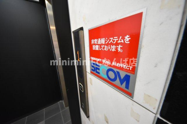 アンビション安堂寺のエントランス