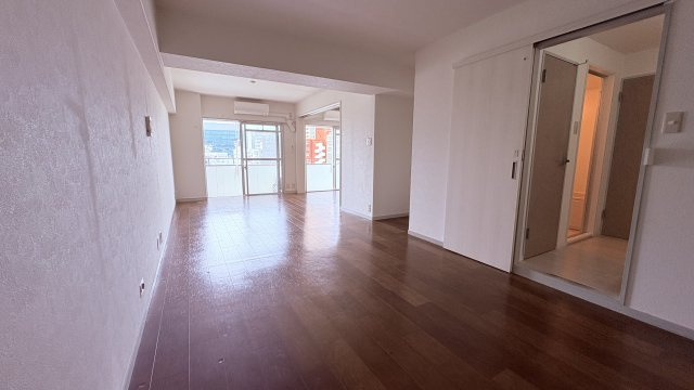 ★仲介手数料半額★マンション第二恵比寿苑（中庭があるレトロ系のヴィンテージマンション）の居間・リビング