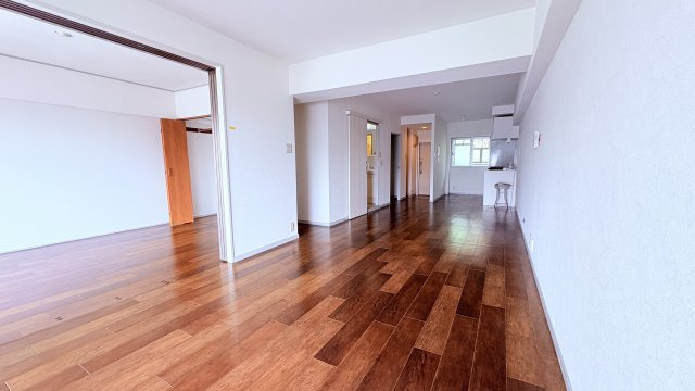 ★仲介手数料半額★マンション第二恵比寿苑（中庭があるレトロ系のヴィンテージマンション）の居間・リビング