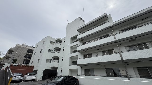 ★仲介手数料半額★マンション第二恵比寿苑（中庭があるレトロ系のヴィンテージマンション）の外観