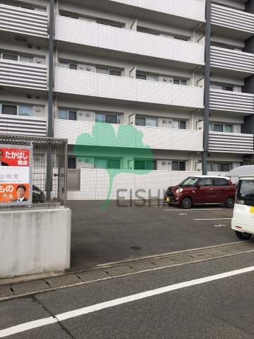 プロニティ空港前の駐車場