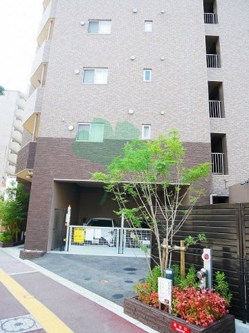 ネストピア県庁口駅前の外観