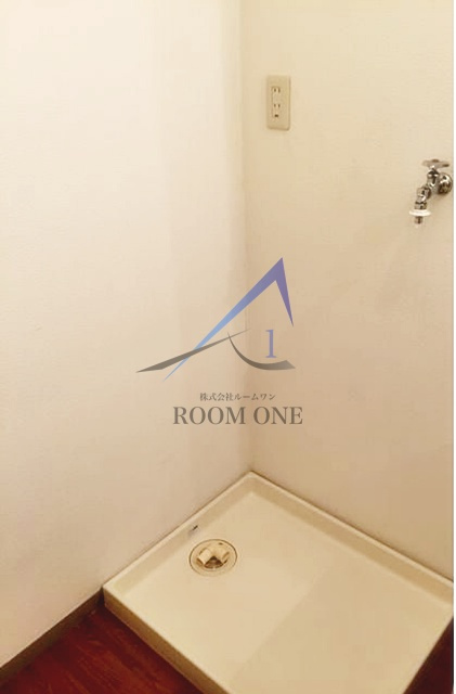 コートハイム横浜の設備|洗濯機置場です。