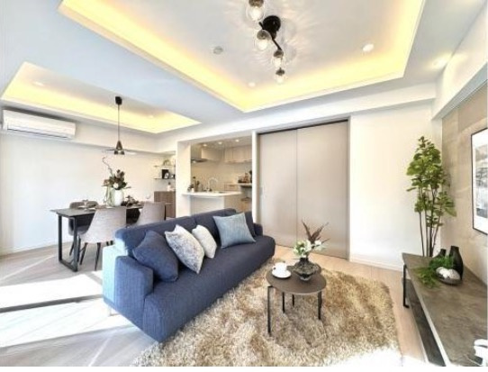 ★仲介手数料無料★朝日広尾マンション（新規リノベーション済み）の居間・リビング