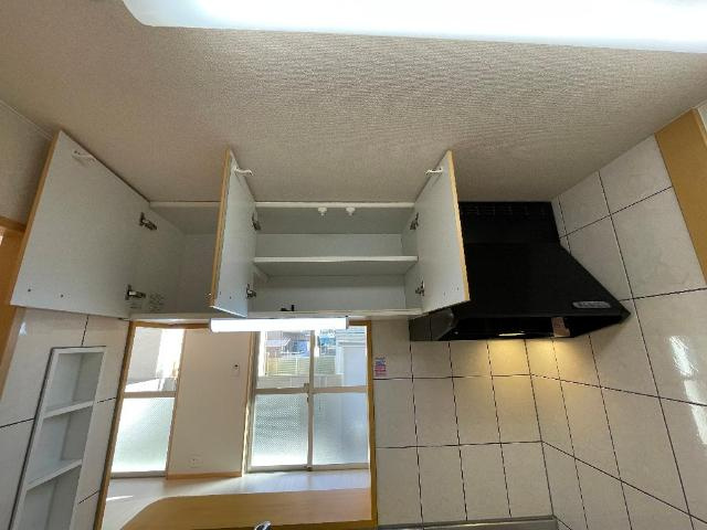 ストロベリーのキッチン|吊戸棚