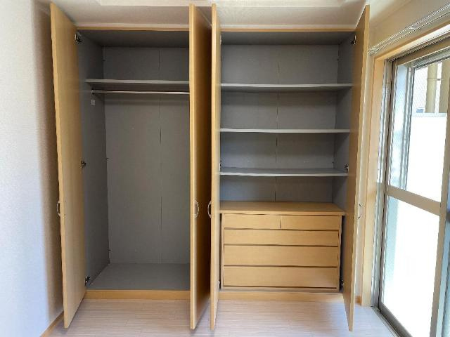 ストロベリーの収納|クローゼット（リビング）