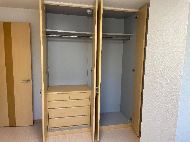 ストロベリーの収納|クローゼット（寝室）