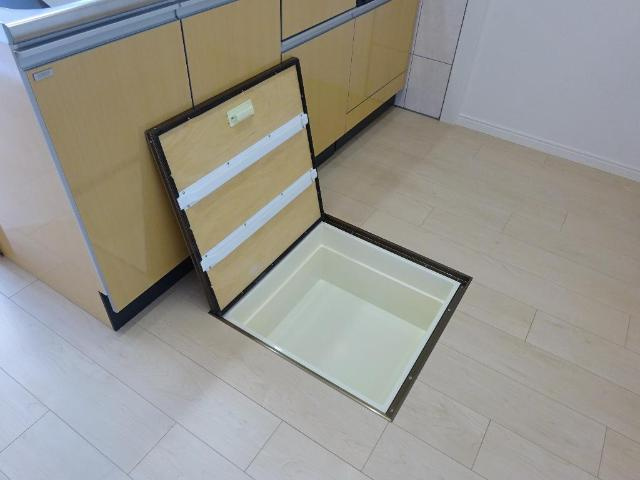 アーバンコート・ソフィアのキッチン|床下収納（イメージ）