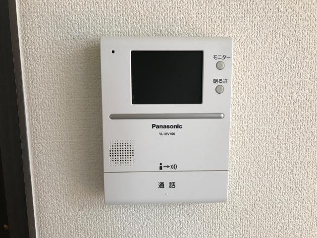 レフュージ川沿の内装|カメラ付インターホン