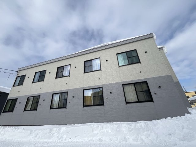 レオパレスＳＨＩＮ前田の外観|2023年8月外観塗装完了しました。