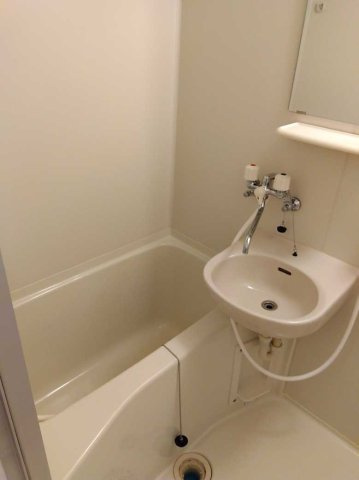 レオパレスＳＨＩＮ前田の浴室