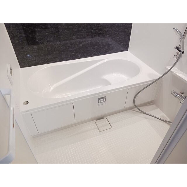 岐阜市芋島４丁目のアパートの浴室