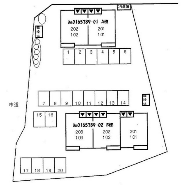 リヴァーアンジュ　Ａの駐車場