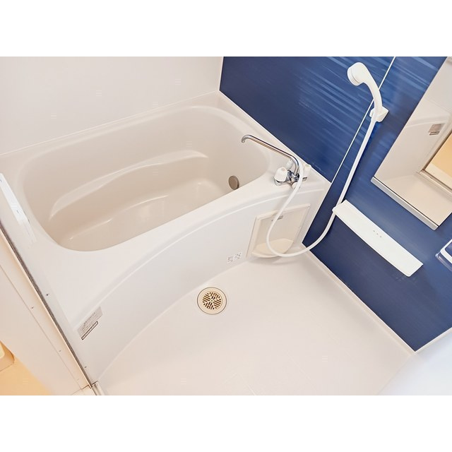 リヴァーアンジュ　Ａの浴室