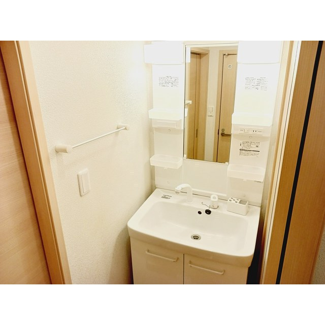 リヴァーアンジュ　Ａの洗面所