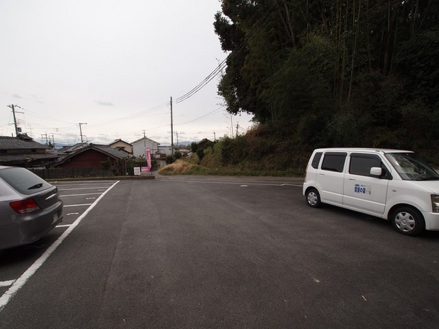 コンフォール平野の駐車場