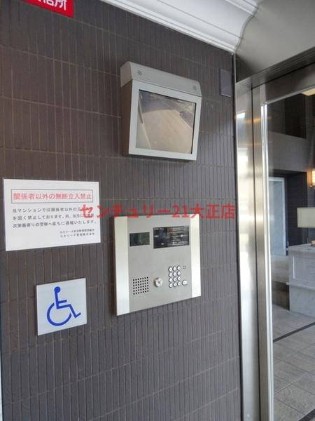 大阪市港区南市岡３丁目の賃貸マンションのエントランス